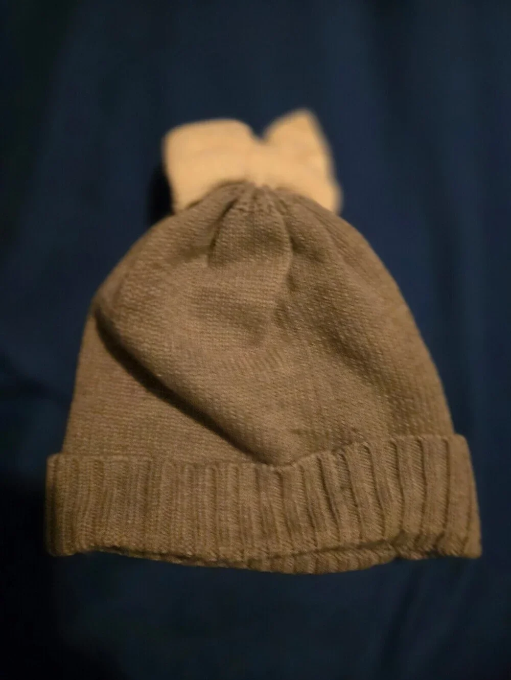 Kate Spade Women's Gray Knit Beanie with Cream Bow - New Without Tags